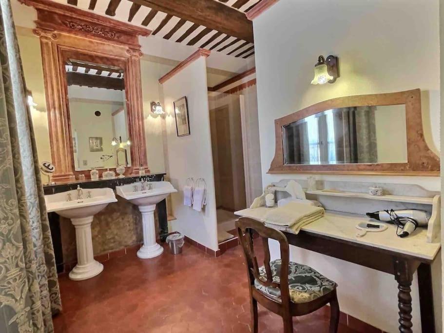 Chez Lydia - Osez La Vie De Chateau ! Pont Du Gard, Uzes Remoulins Exteriör bild